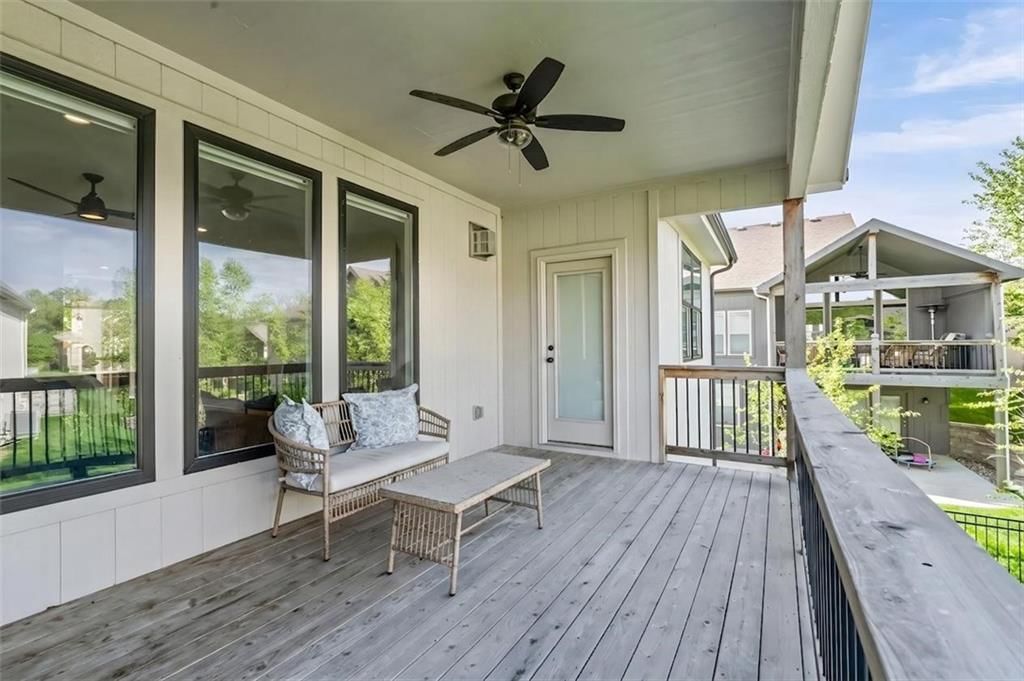 4910 NW Ridgewood Court — photo 18
