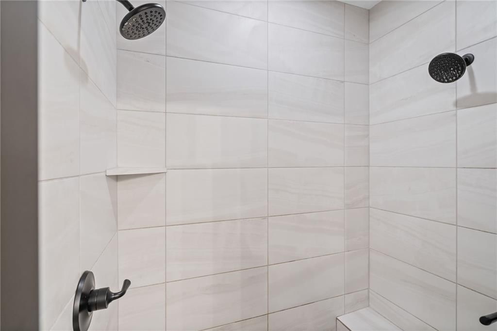 4910 NW Ridgewood Court — photo 24