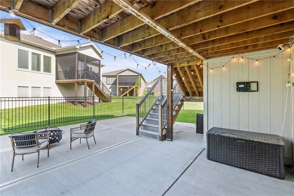 4910 NW Ridgewood Court — photo 36