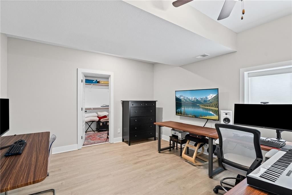 4910 NW Ridgewood Court — photo 42