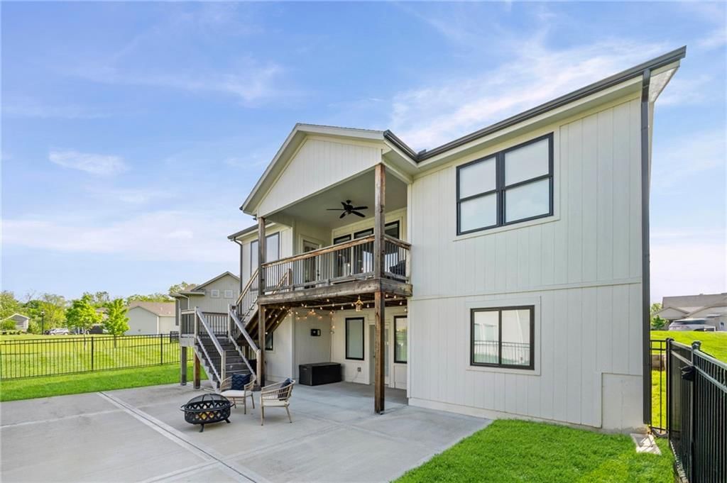 4910 NW Ridgewood Court — photo 46