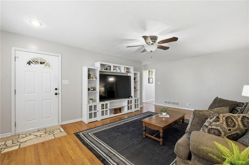 4501 E 105th Street — photo 7