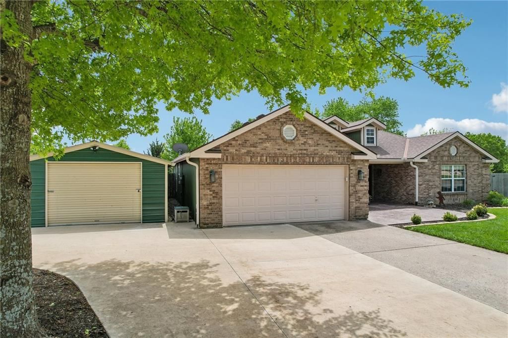 850 Myers Drive — photo 2