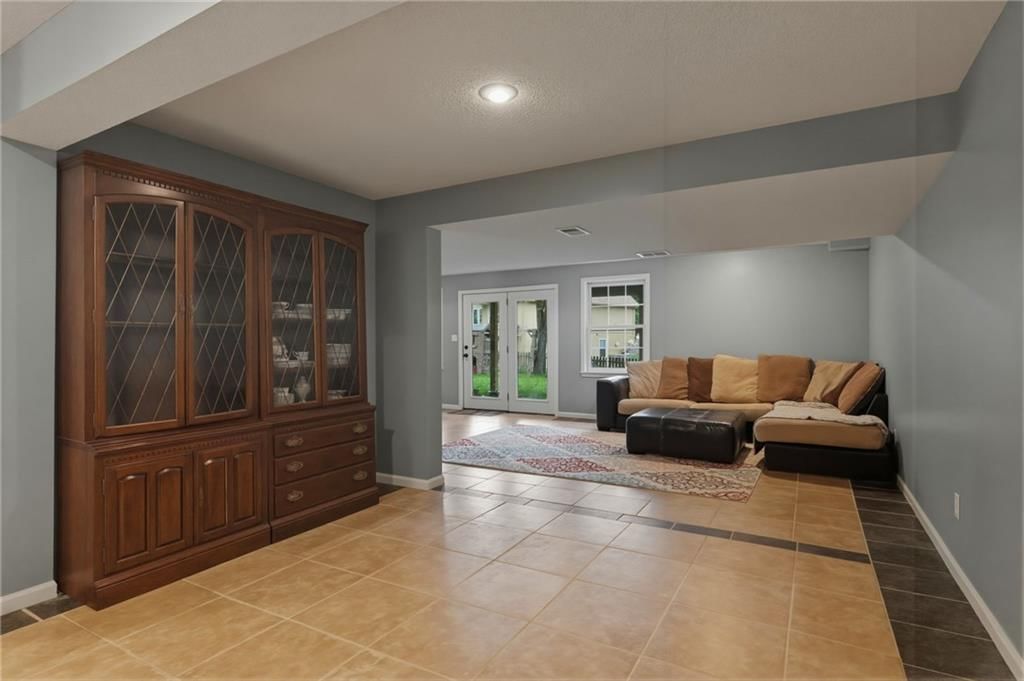 7511 N Palmer Avenue — photo 28
