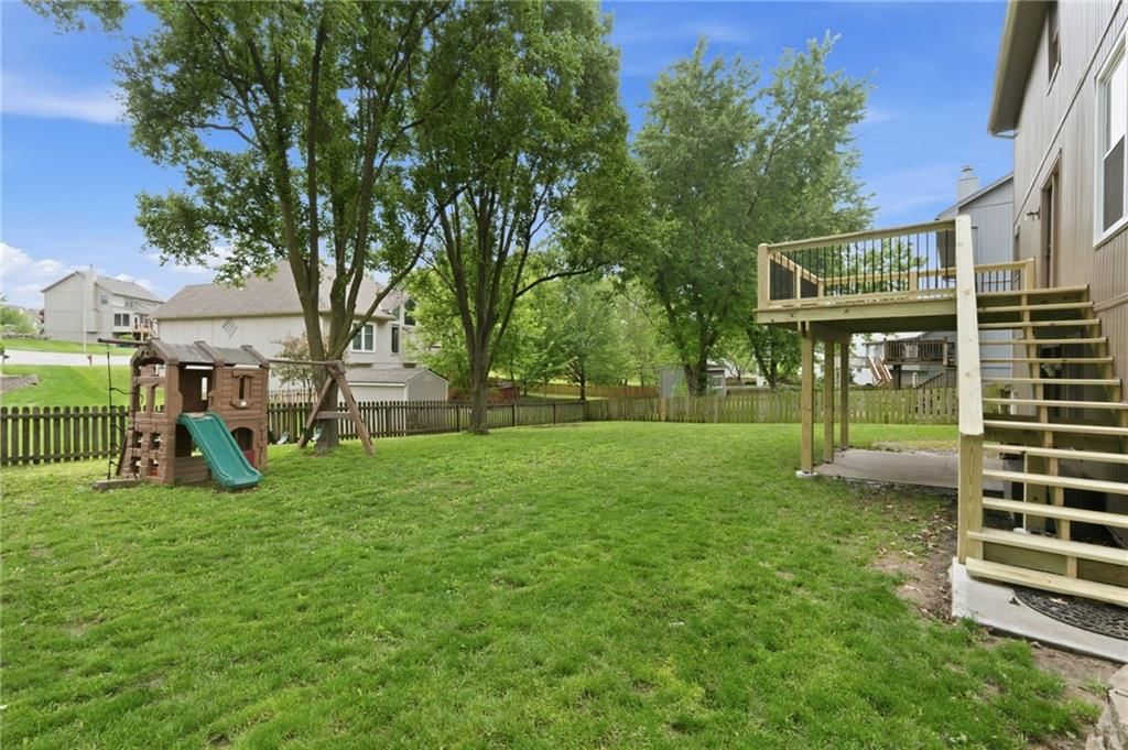 7511 N Palmer Avenue — photo 32
