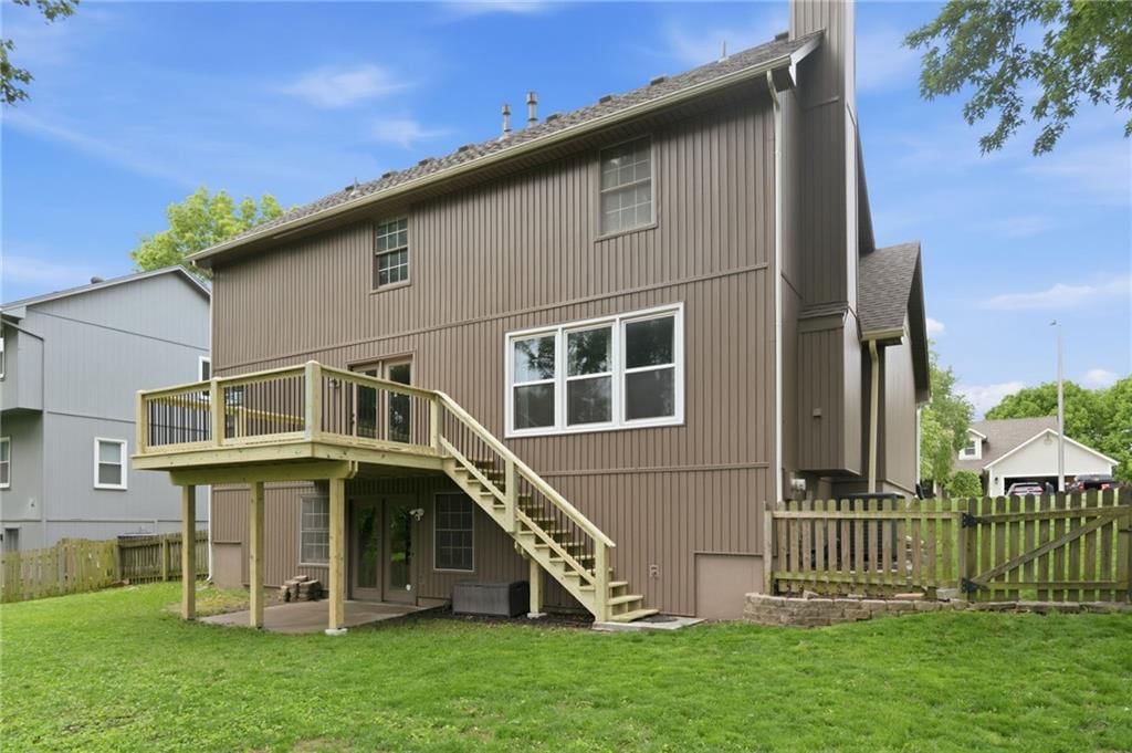 7511 N Palmer Avenue — photo 35