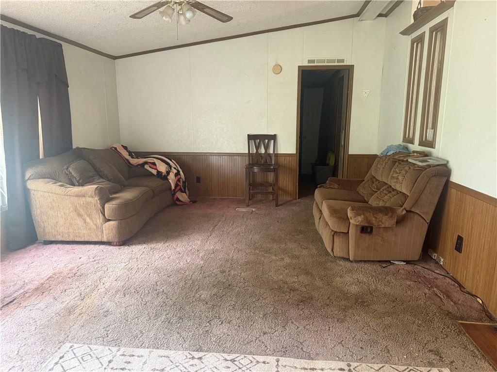 401 W Larch Street — photo 4