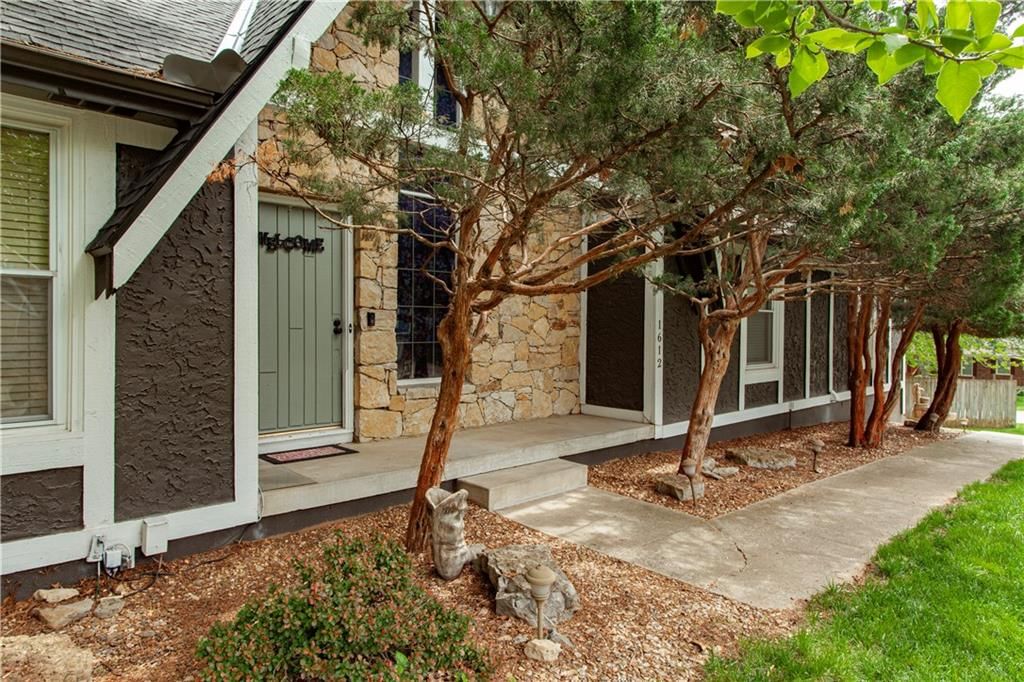 1612 SW WHITE OAK Lane — photo 3