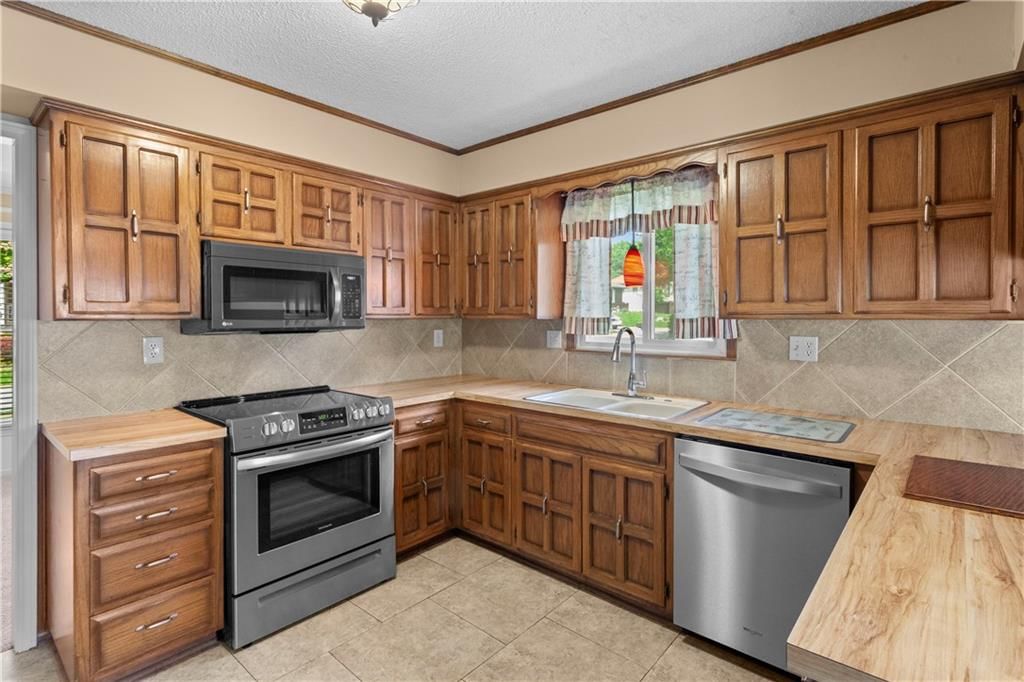1612 SW WHITE OAK Lane — photo 15