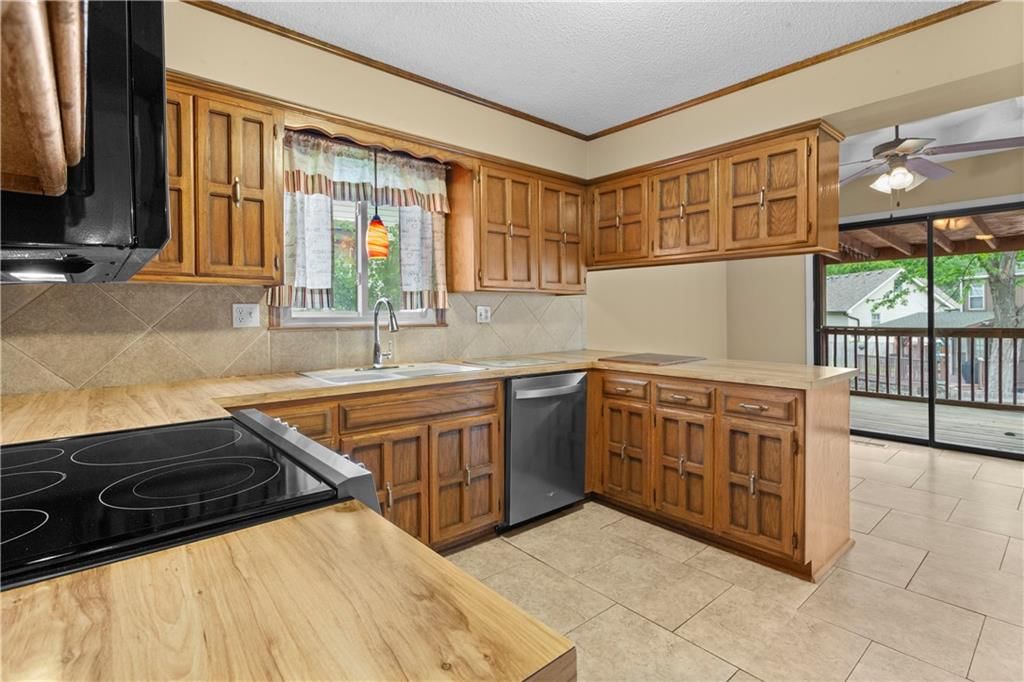 1612 SW WHITE OAK Lane — photo 16