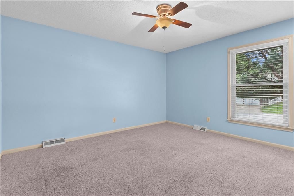 1612 SW WHITE OAK Lane — photo 31