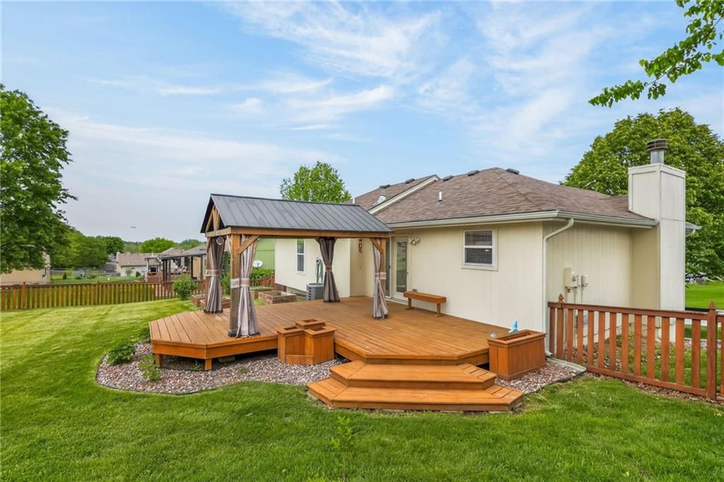 810 Pine crest Avenue — photo 10