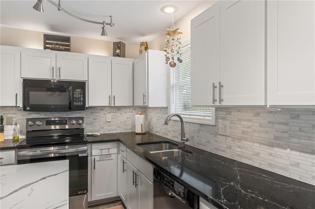 810 Pine crest Avenue — photo 15