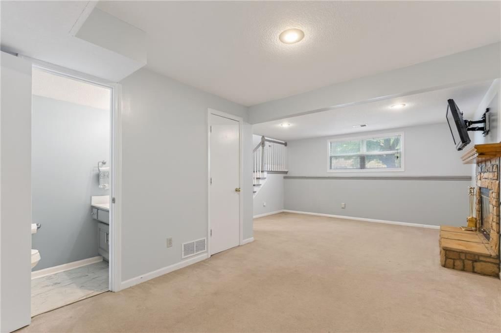 810 Pine crest Avenue — photo 29