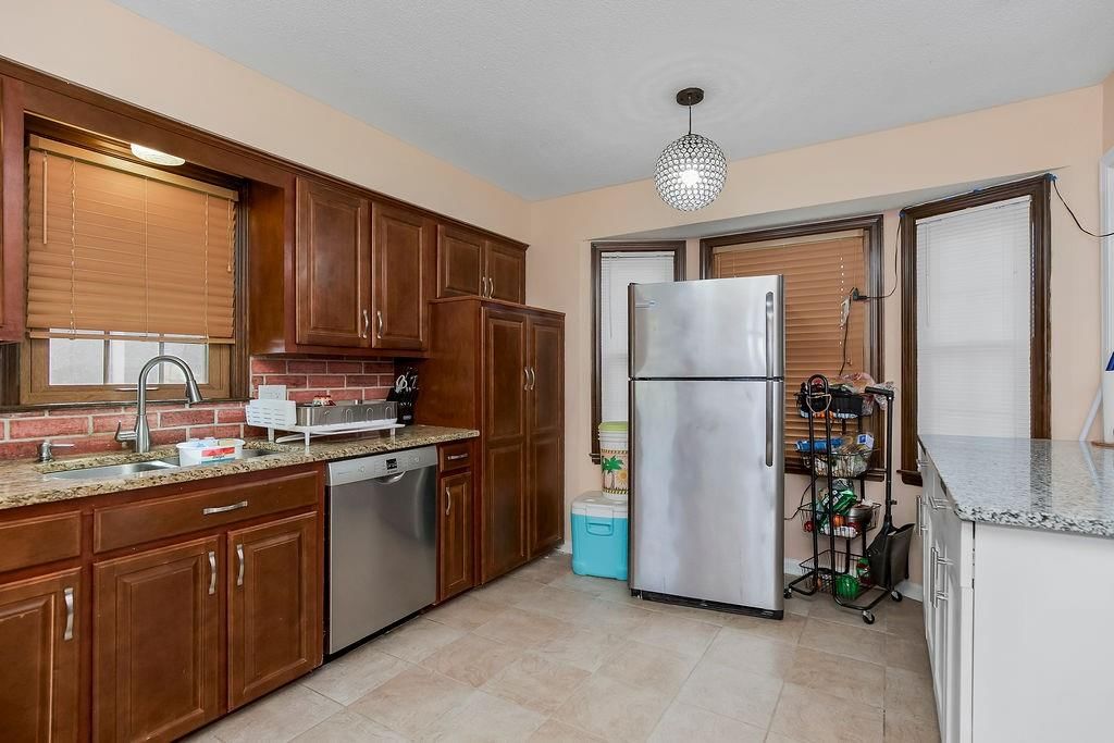 7824 Westridge Road — photo 9