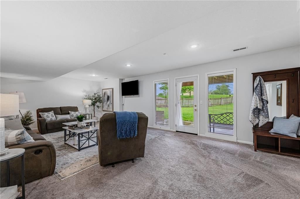 7408 N Sycamore Avenue — photo 25