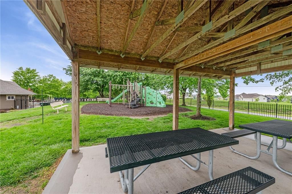 7408 N Sycamore Avenue — photo 45