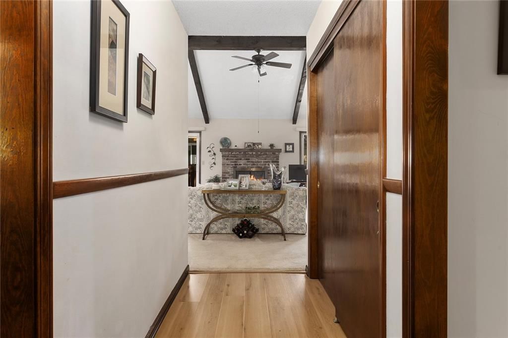 Photo 5 of 31 - 7270 MASTIN Street, Merriam, KS 66203
