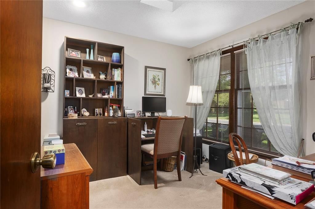 Photo 14 of 31 - 7270 MASTIN Street, Merriam, KS 66203