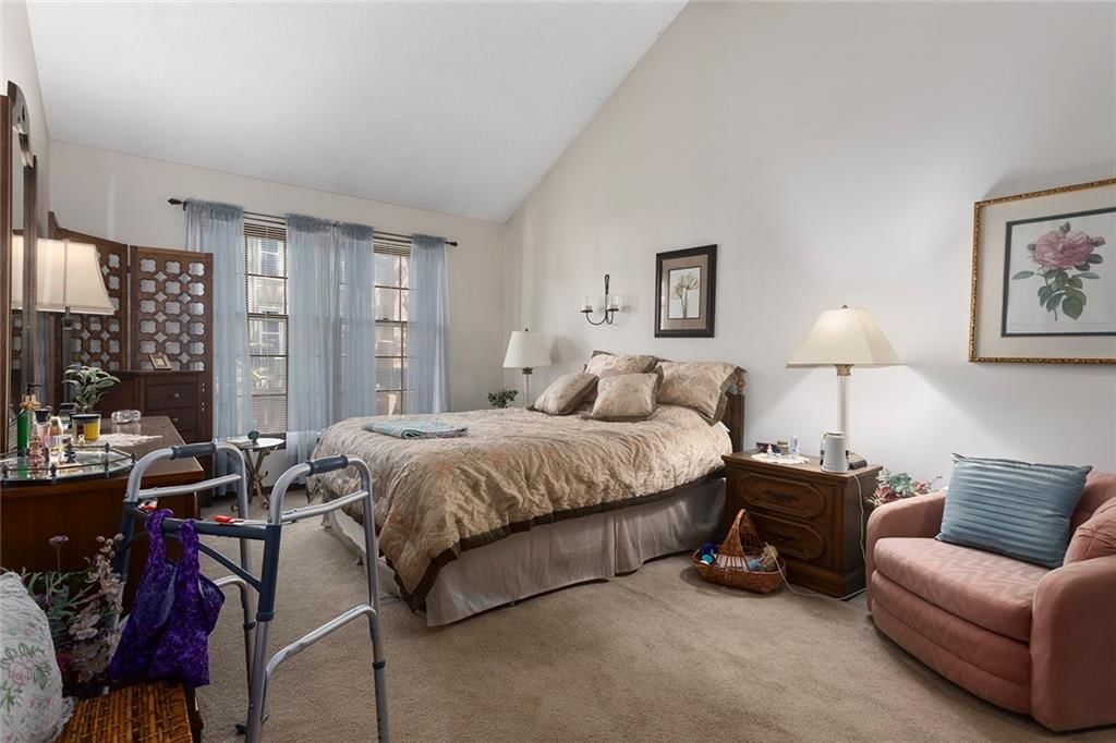 Photo 15 of 31 - 7270 MASTIN Street, Merriam, KS 66203
