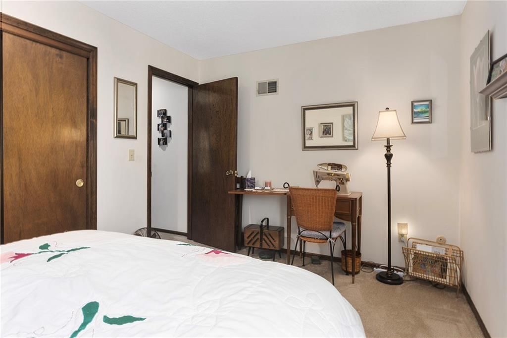Photo 21 of 31 - 7270 MASTIN Street, Merriam, KS 66203