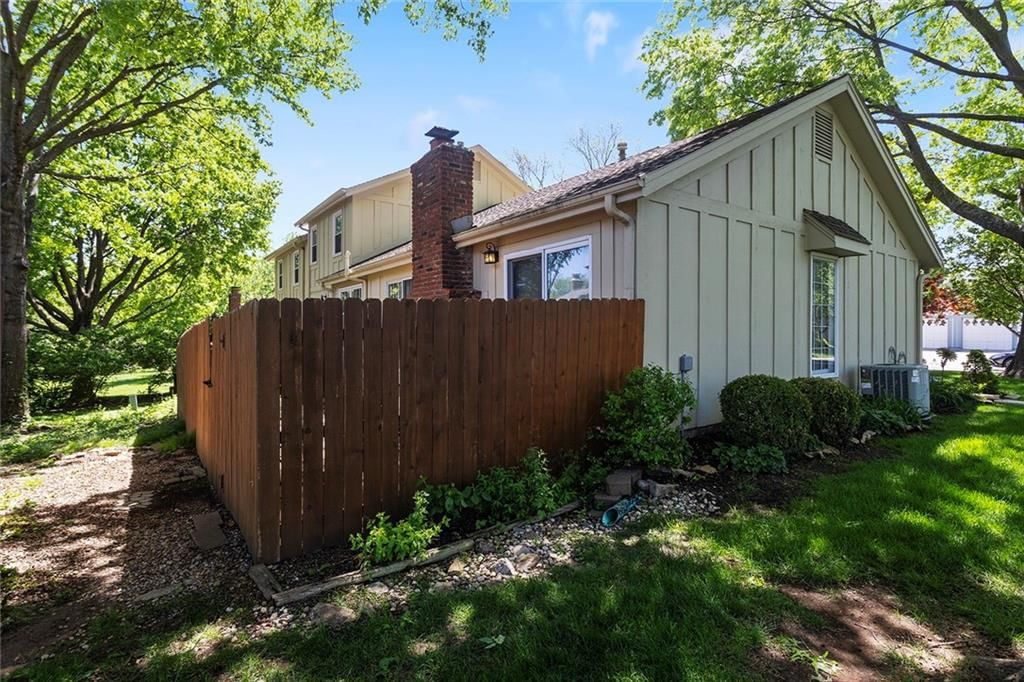 Photo 26 of 31 - 7270 MASTIN Street, Merriam, KS 66203