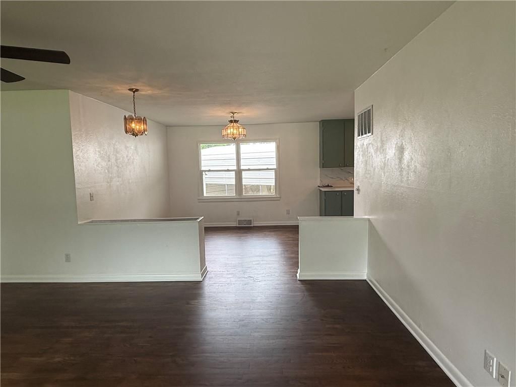 902 W 1st Street — photo 3