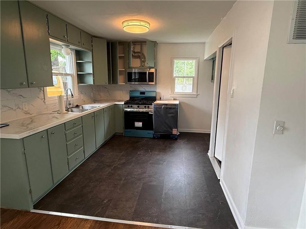 902 W 1st Street — photo 6