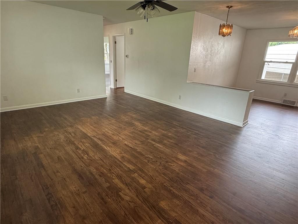 902 W 1st Street — photo 7