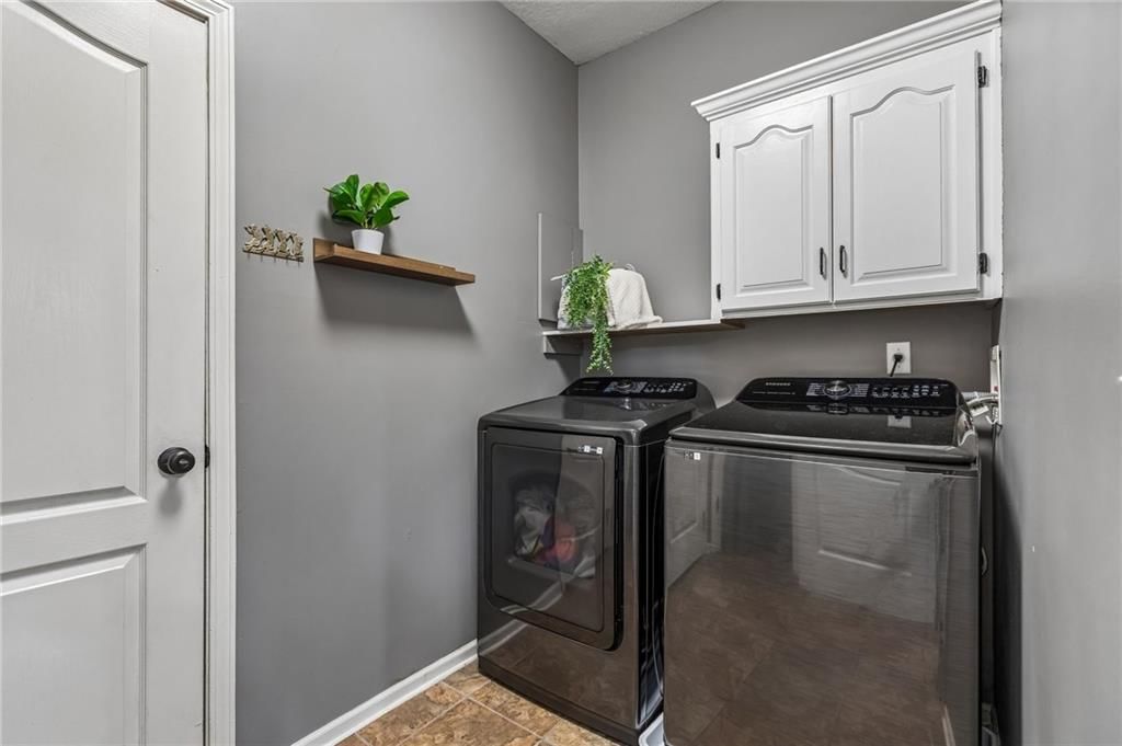 9119 N Camden Avenue — photo 14