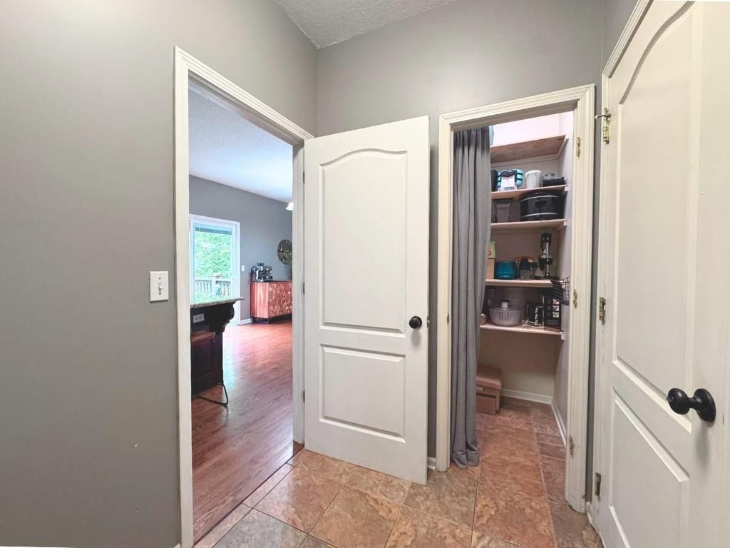 9119 N Camden Avenue — photo 15
