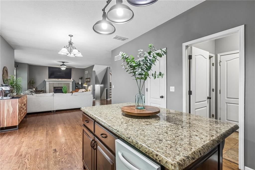 9119 N Camden Avenue — photo 17