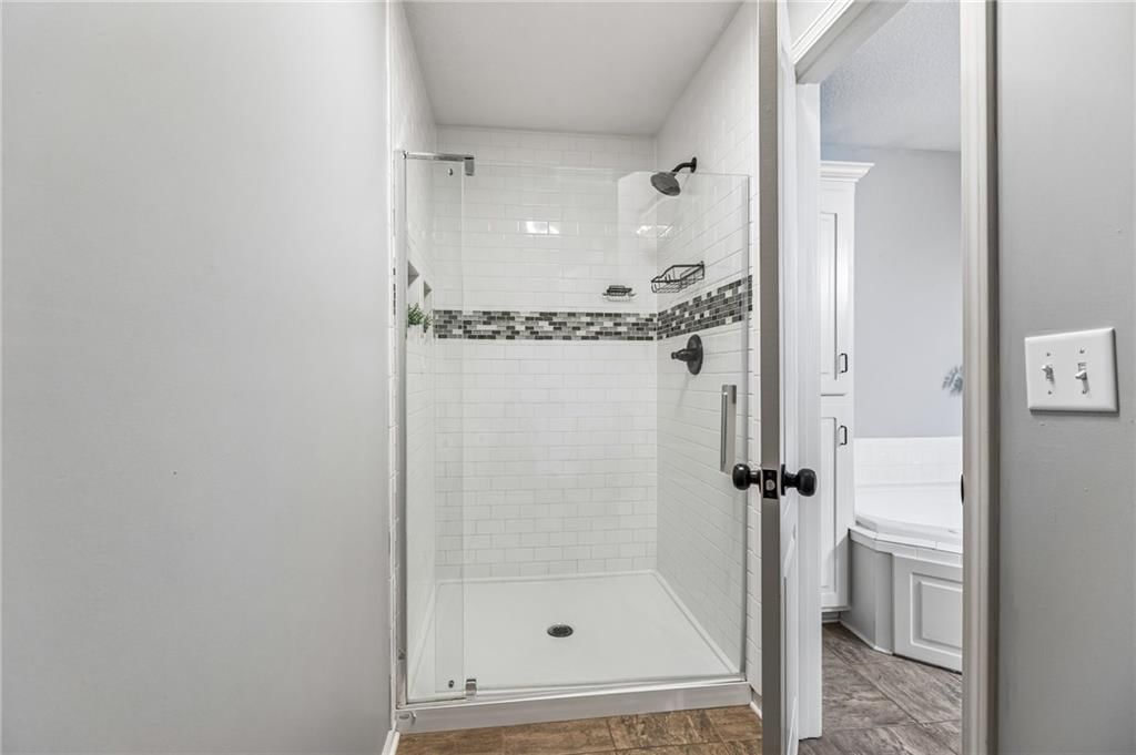 9119 N Camden Avenue — photo 30