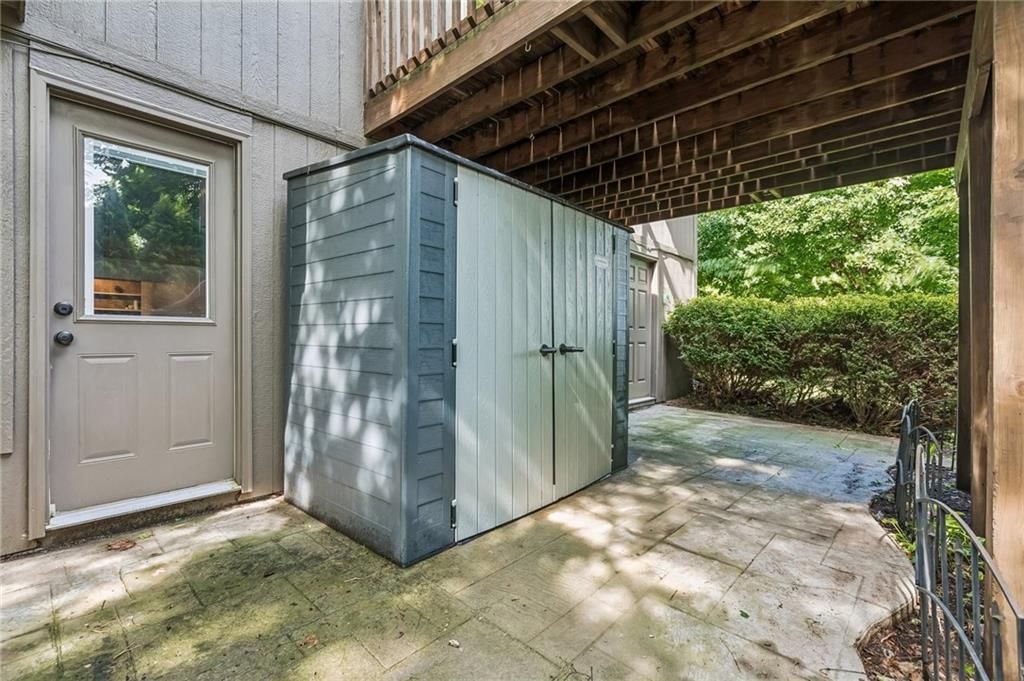 9119 N Camden Avenue — photo 50