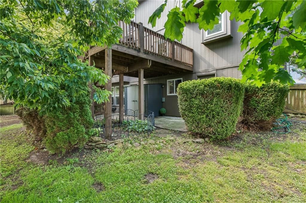 9119 N Camden Avenue — photo 56