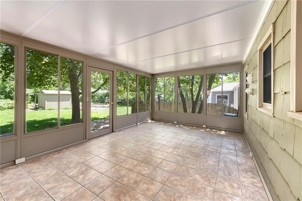 5327 Outlook Street — photo 33