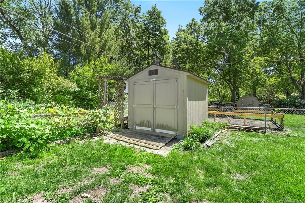 5327 Outlook Street — photo 40
