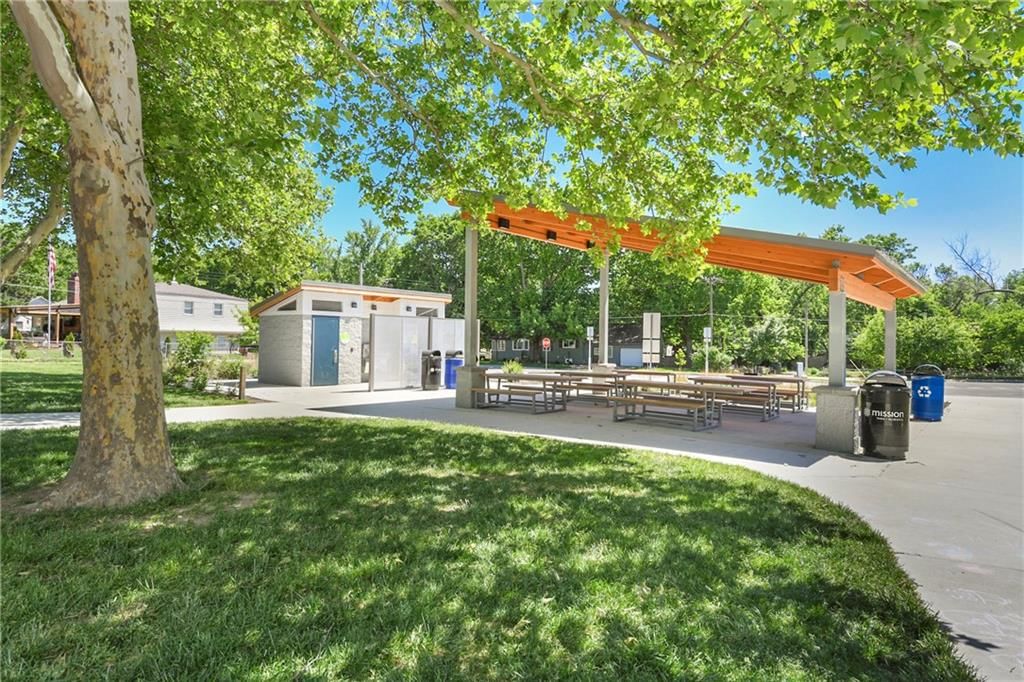 5327 Outlook Street — photo 47