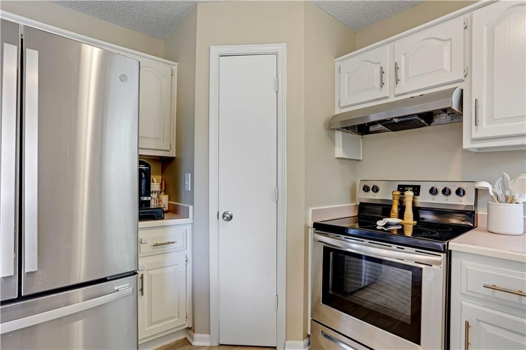 7903 Spring Valley Road — photo 10
