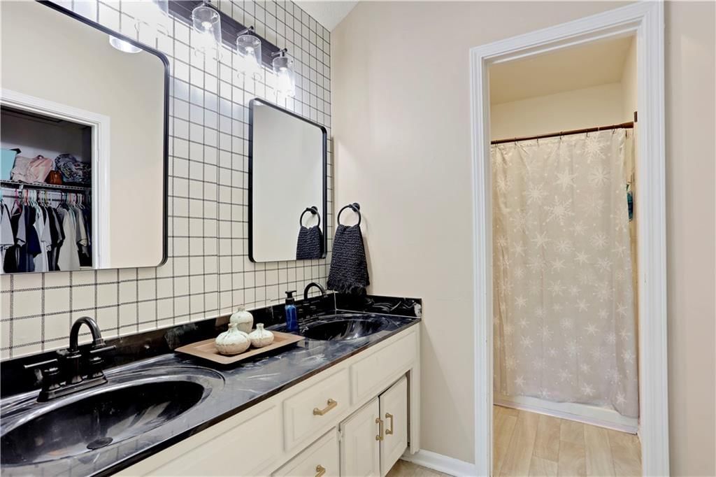 7903 Spring Valley Road — photo 16