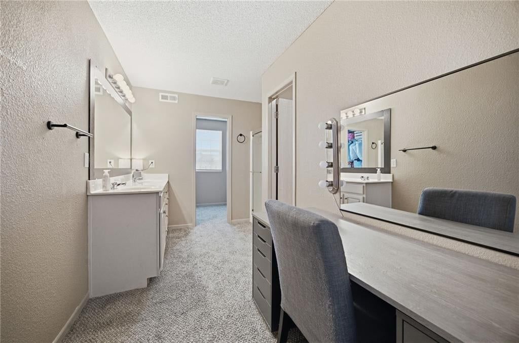 Photo 27 of 35 - 15500 NW 123rd Street, Platte City, MO 64079