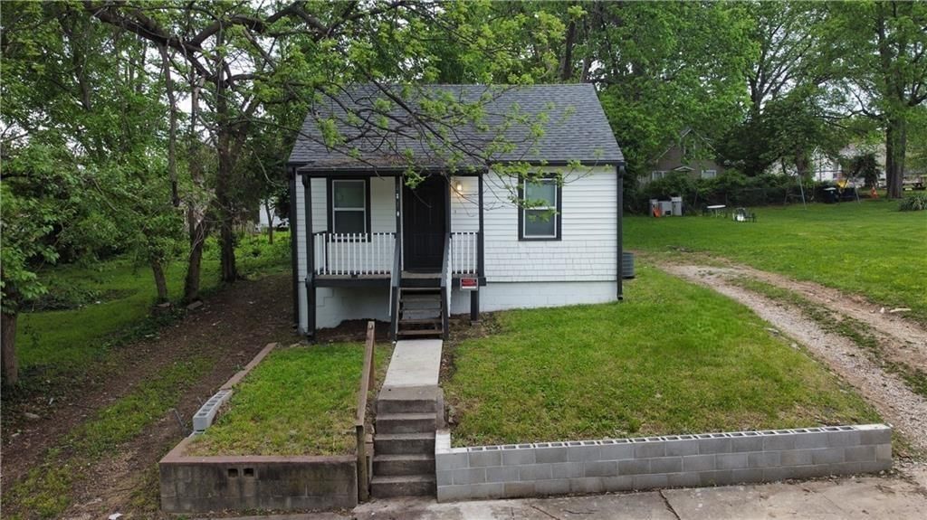 2810 Elmwood Avenue, Kansas City, MO