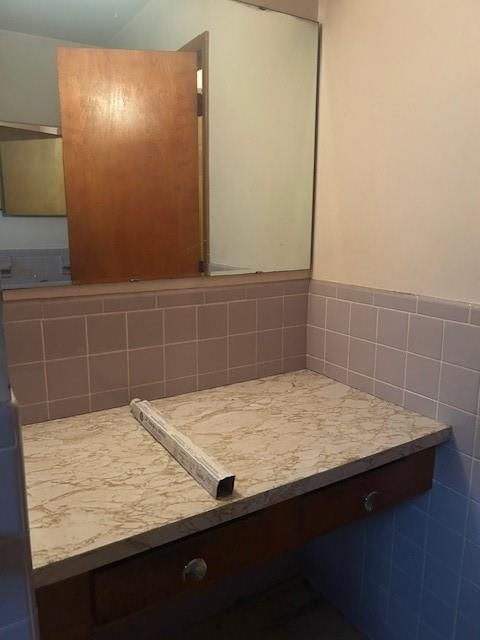 3737 N Walrond Avenue — photo 13