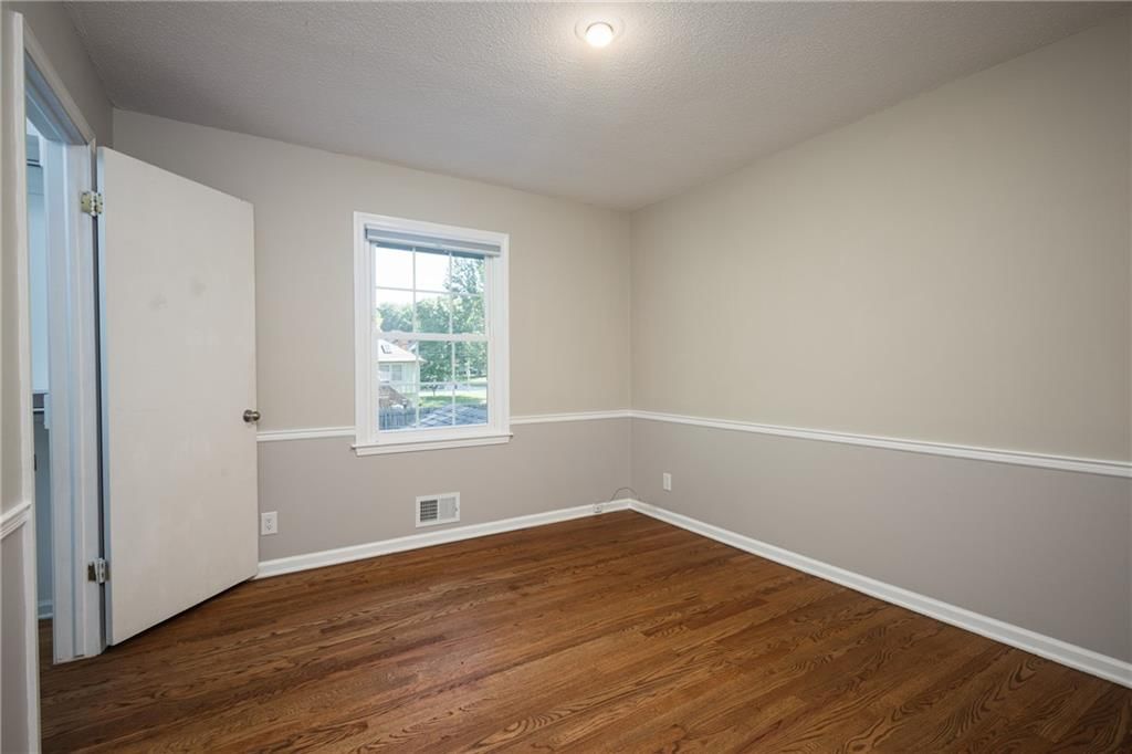 Photo 21 of 47 - 13106 E 53rd Terrace, Kansas City, MO 64133