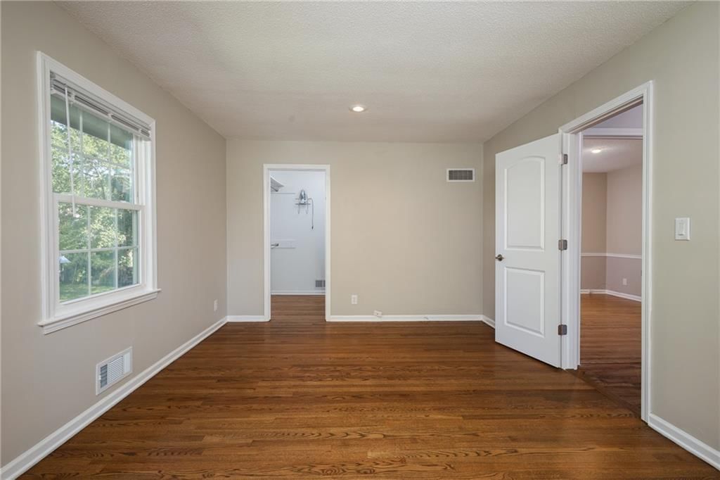 Photo 24 of 47 - 13106 E 53rd Terrace, Kansas City, MO 64133