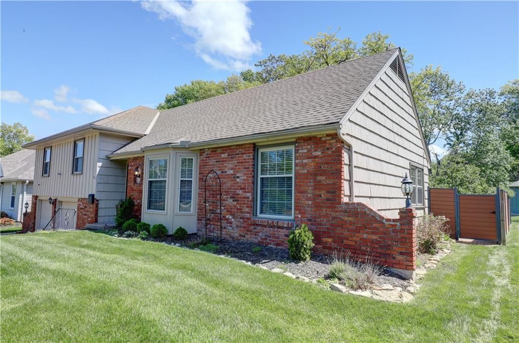 10813 Beacon Avenue — photo 4