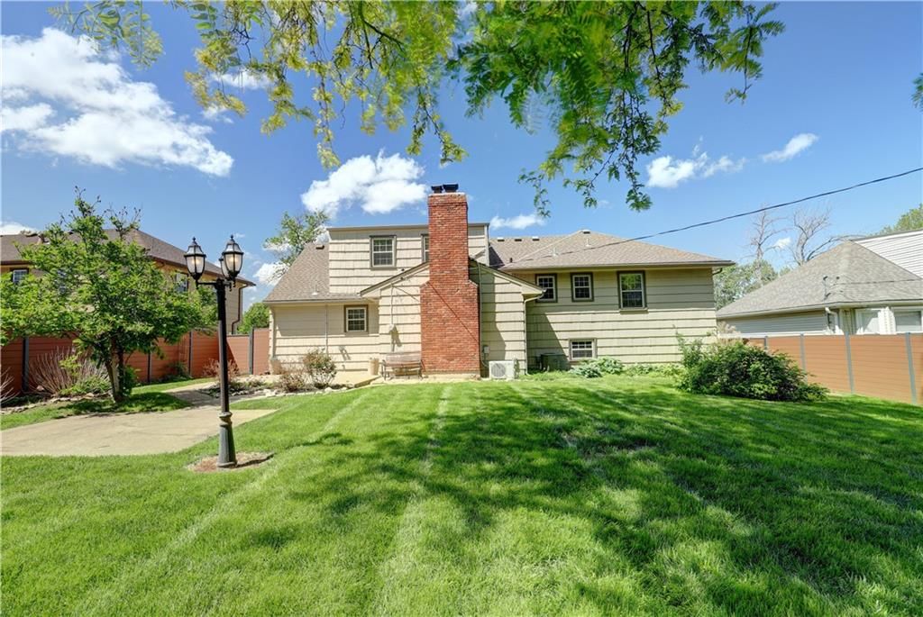 10813 Beacon Avenue — photo 6