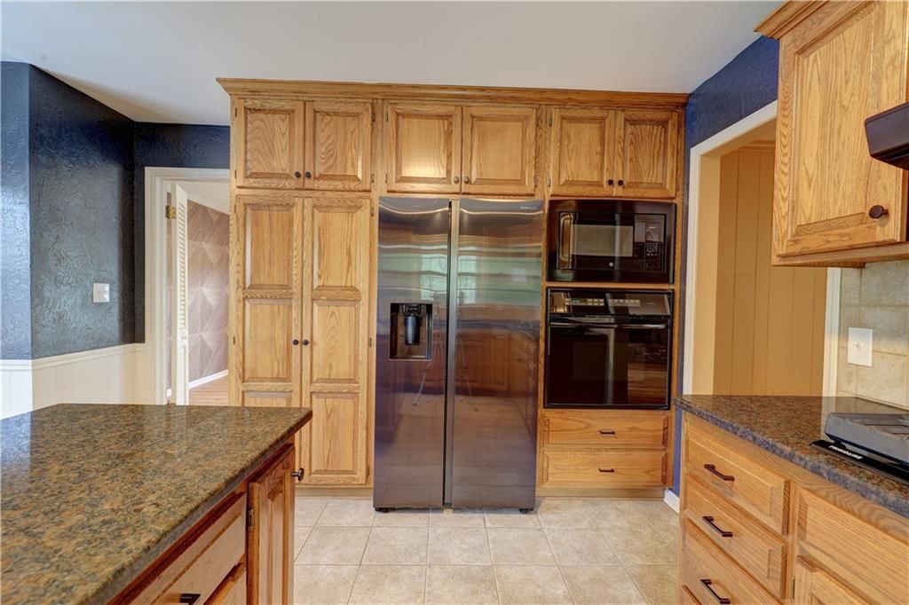 10813 Beacon Avenue — photo 19