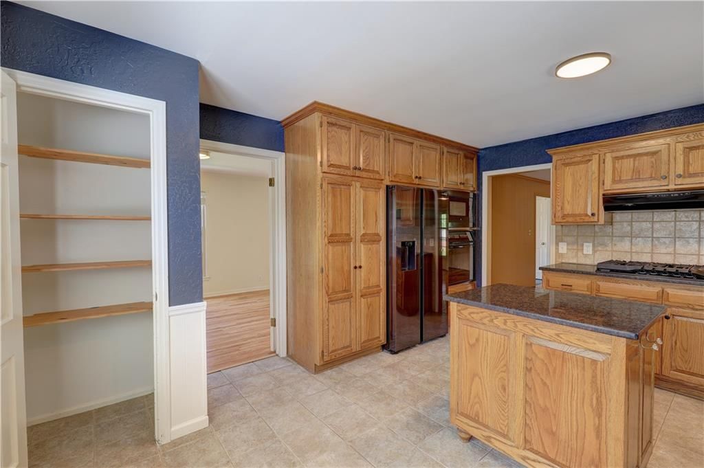 10813 Beacon Avenue — photo 23