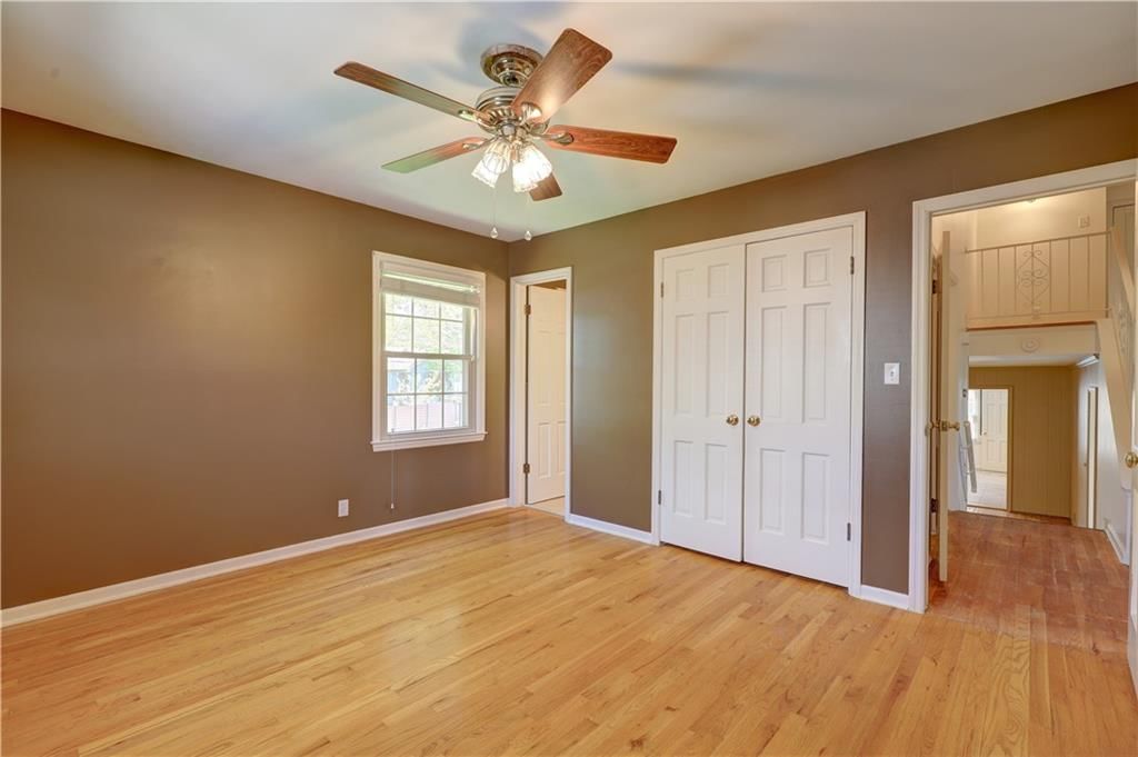 10813 Beacon Avenue — photo 36